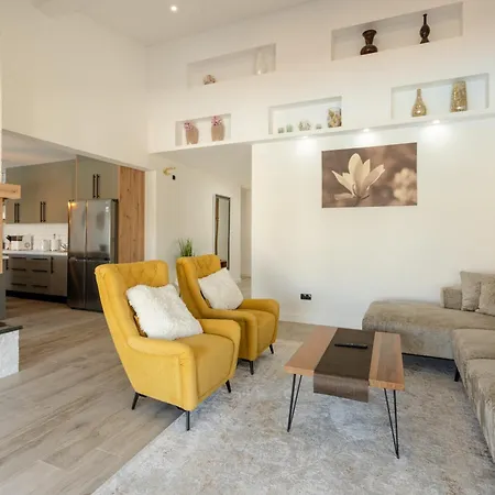 Villa Mirage