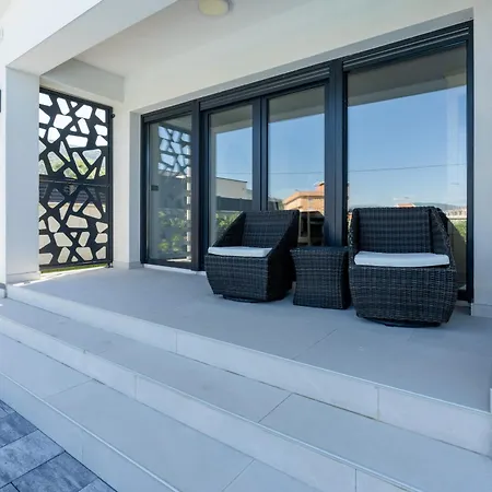 Villa Mirage